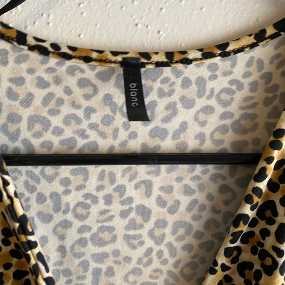 leopard twisted cropped blouse - Picture 3 of 6